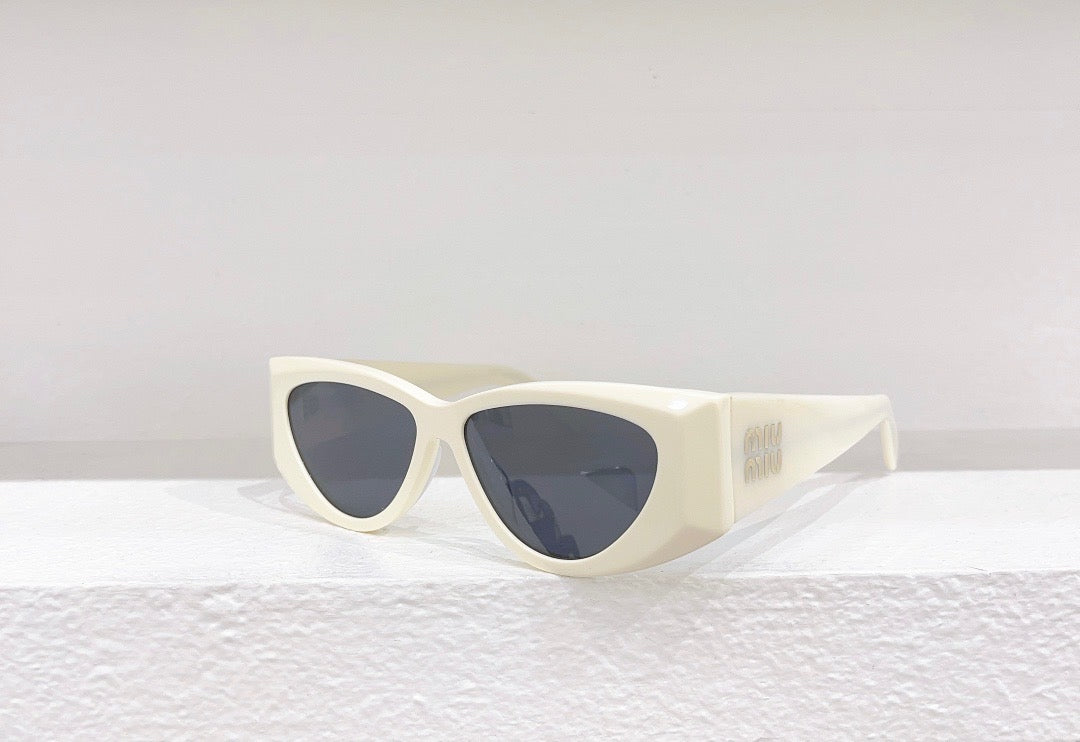 MIU M SUNGLASSES