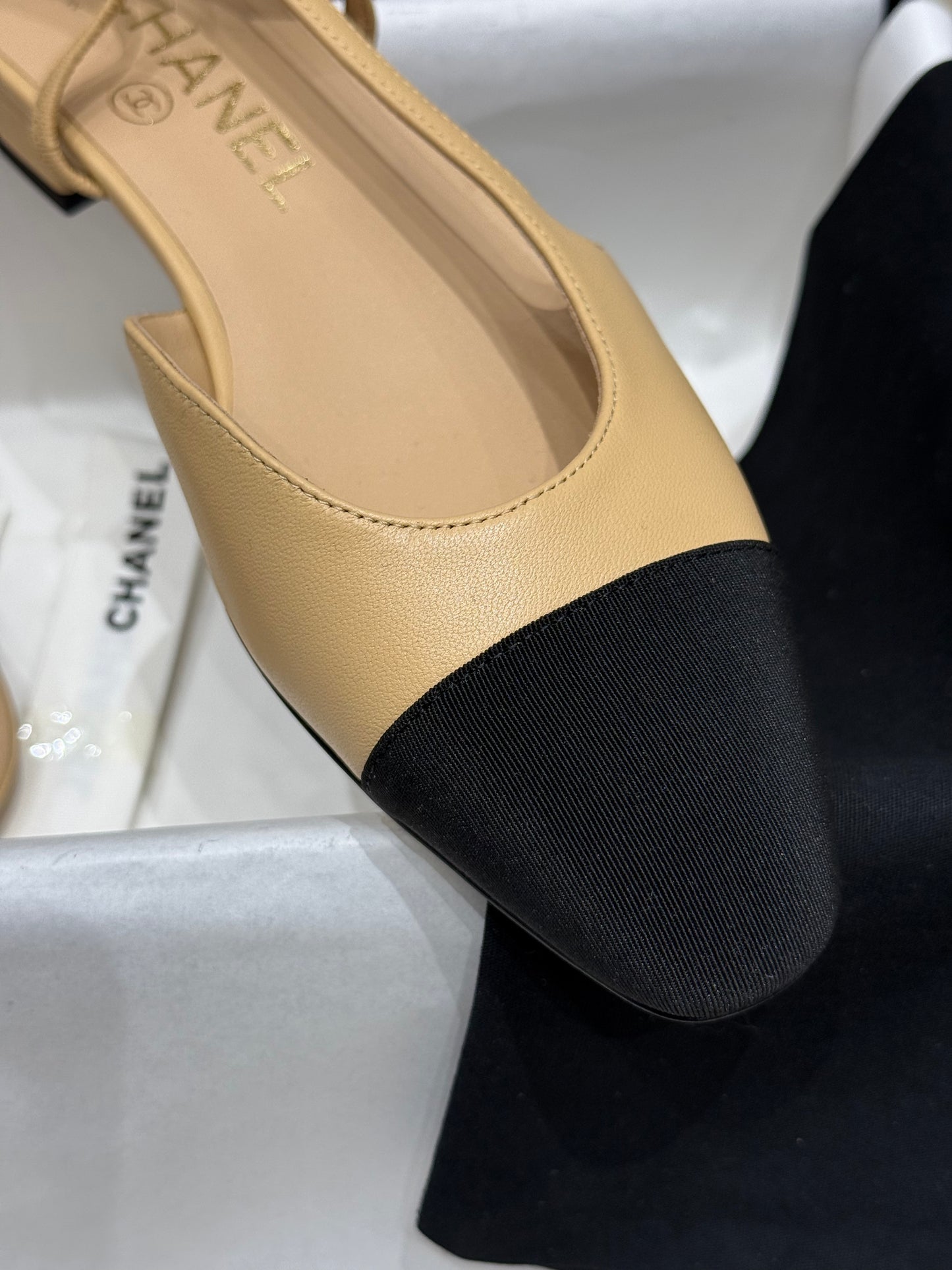 CC SLINGBACK PUMPS