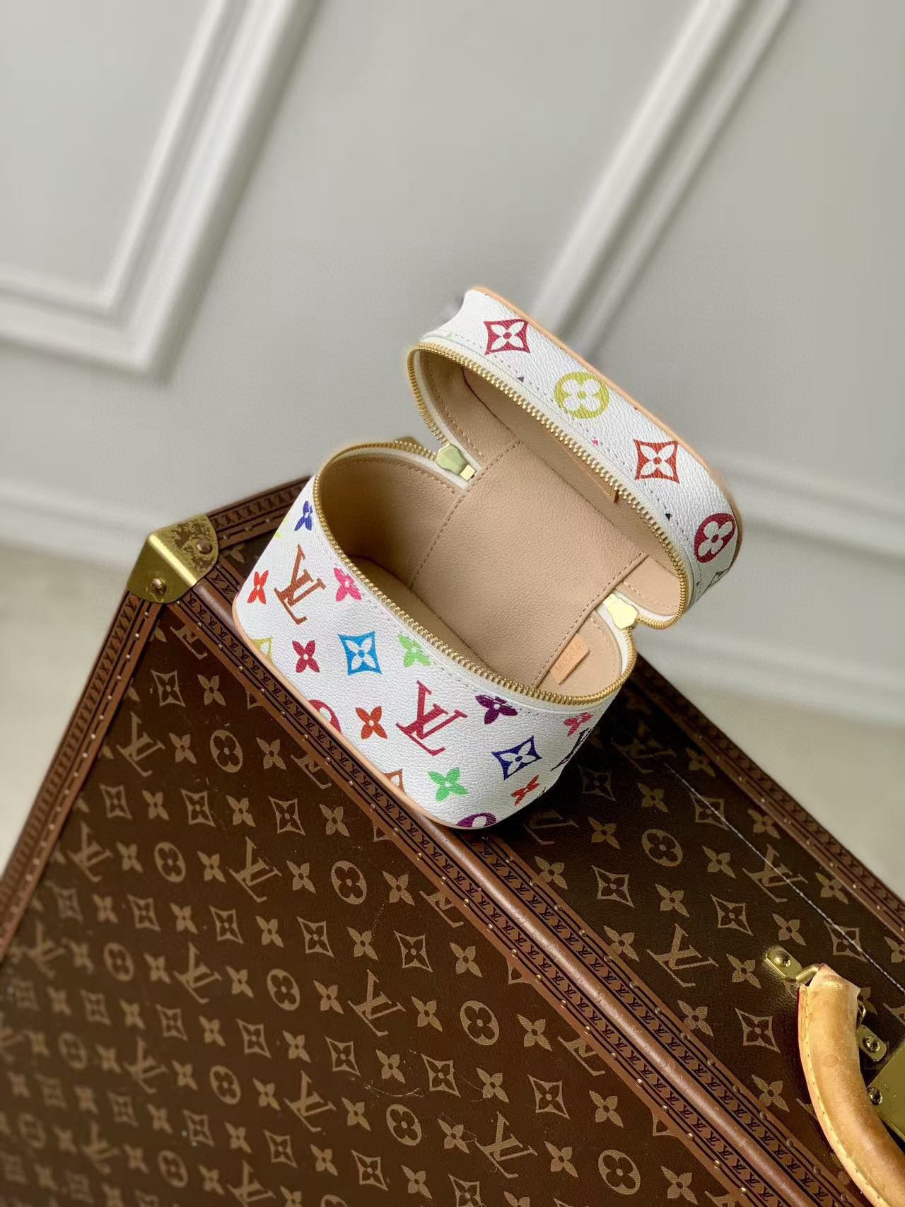 LOU NICE NANO BAG