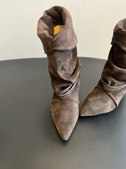 ISABEL M BOOTS
