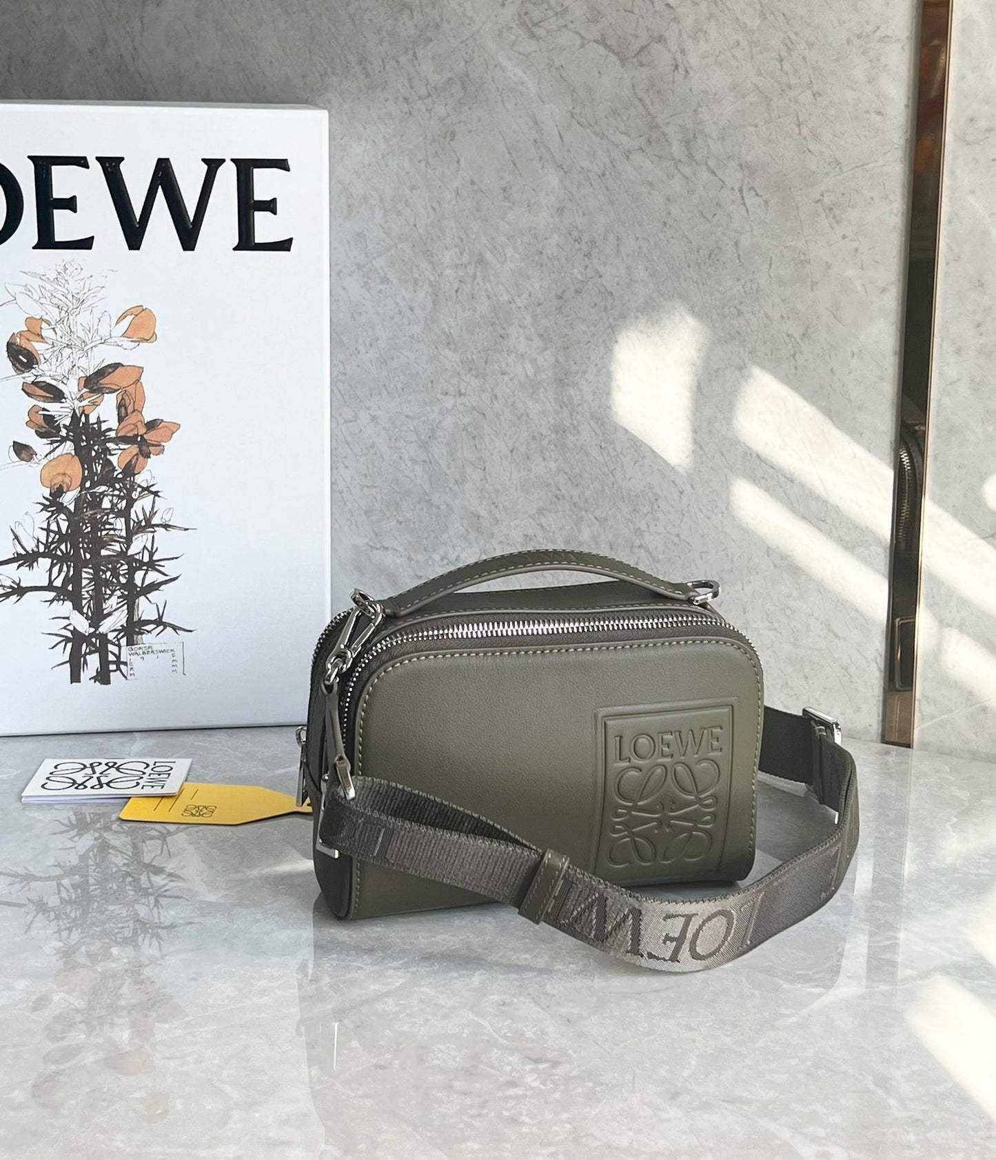 LOEW MINI CAMERA CROSSBODY BAG