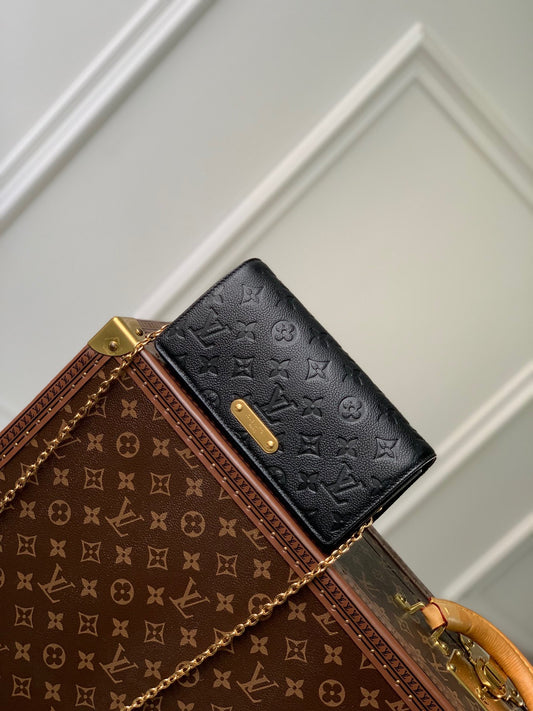 LOU LILY WALLET ON CHAIN