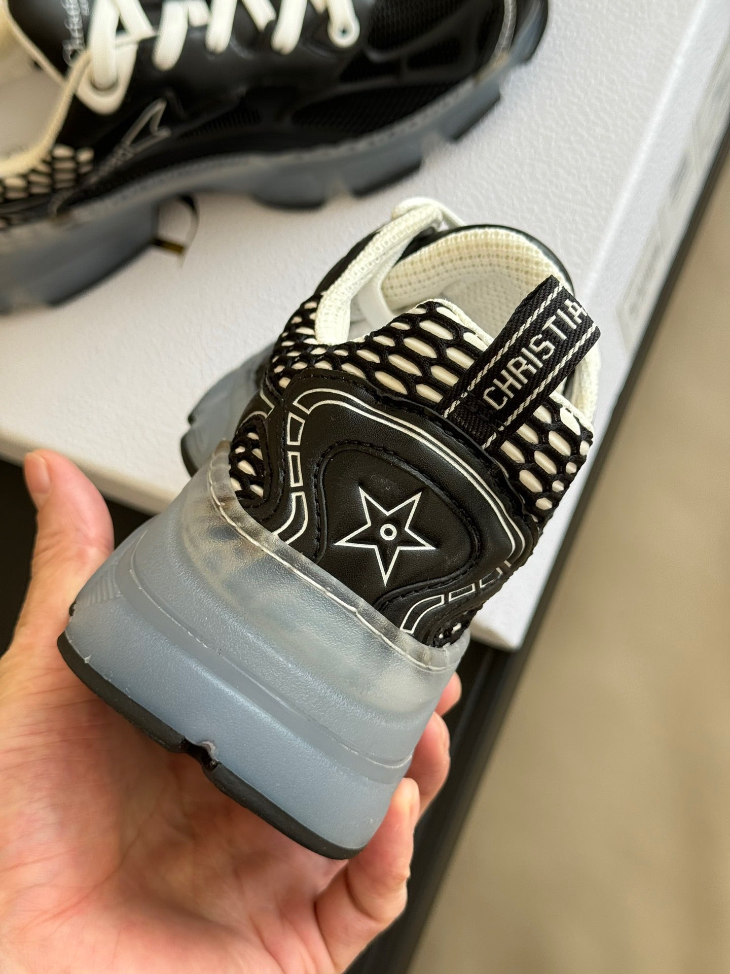 CD VIBE SNEAKERS
