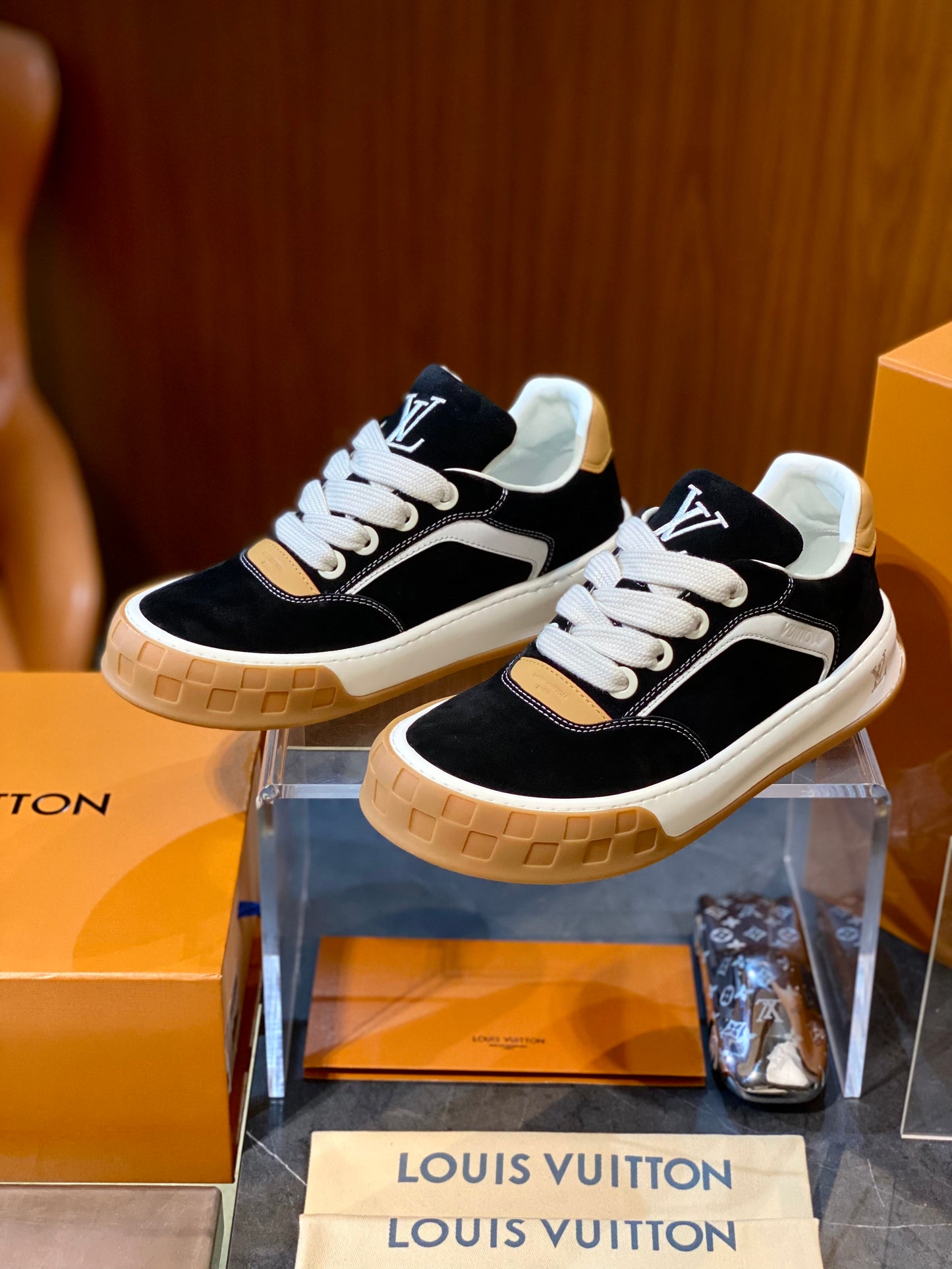 LOU TILTED SNEAKERS