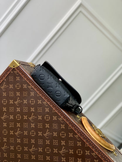 LOU PULSE WEARABLE WALLET