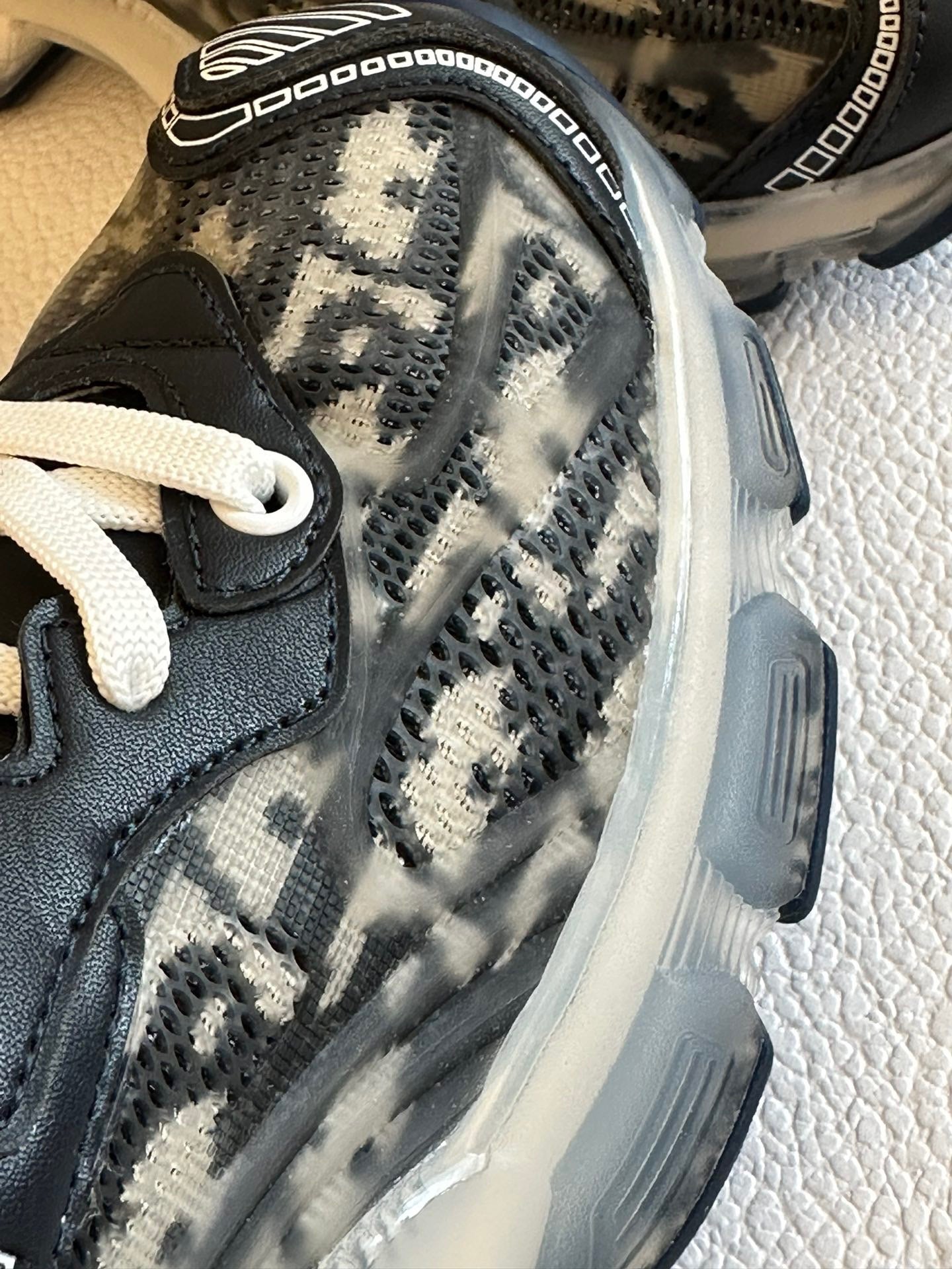 CD VIBE SNEAKERS