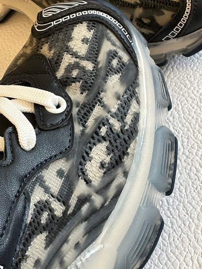 CD VIBE SNEAKERS