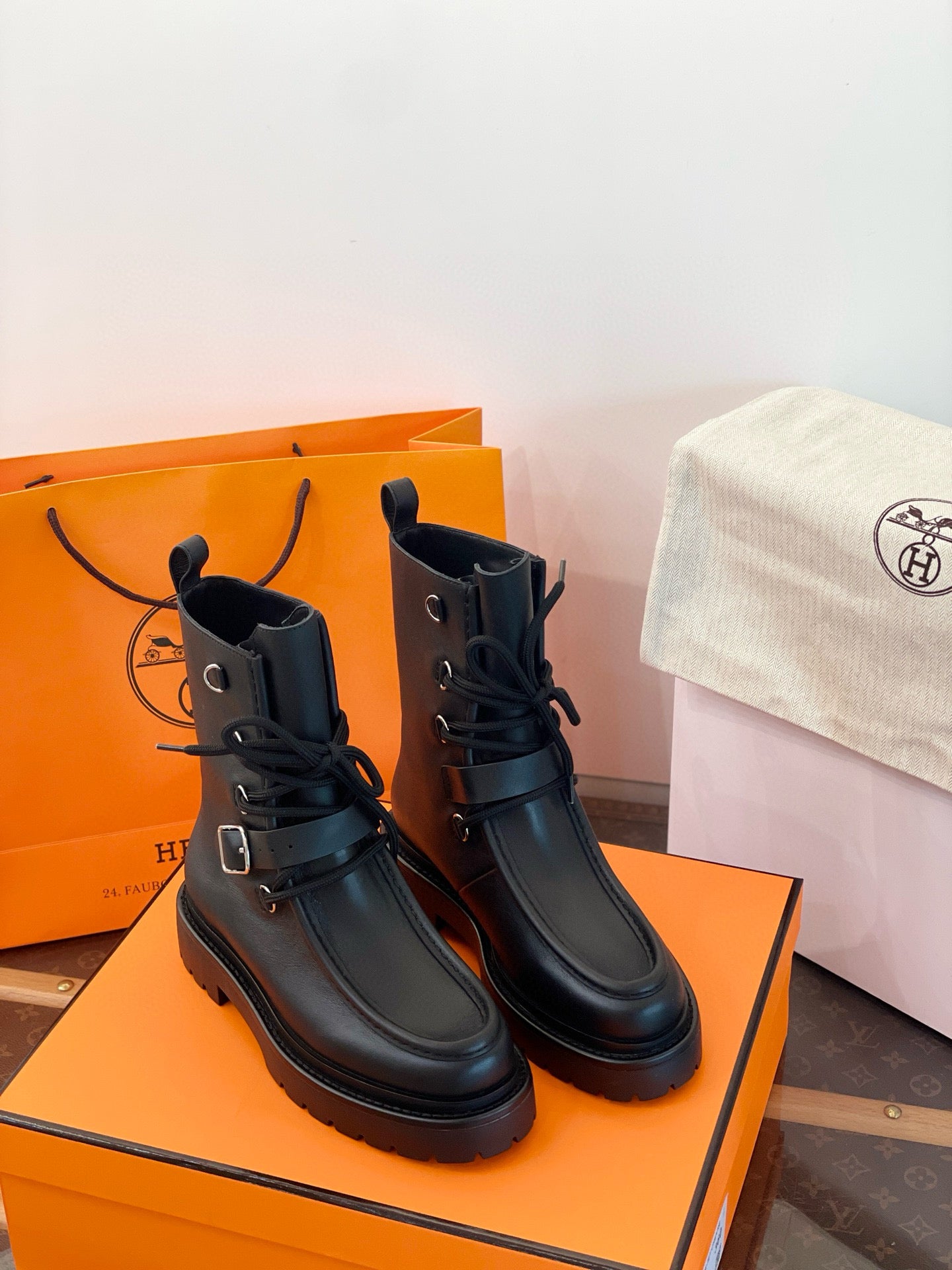 HERM LAND BOOTS