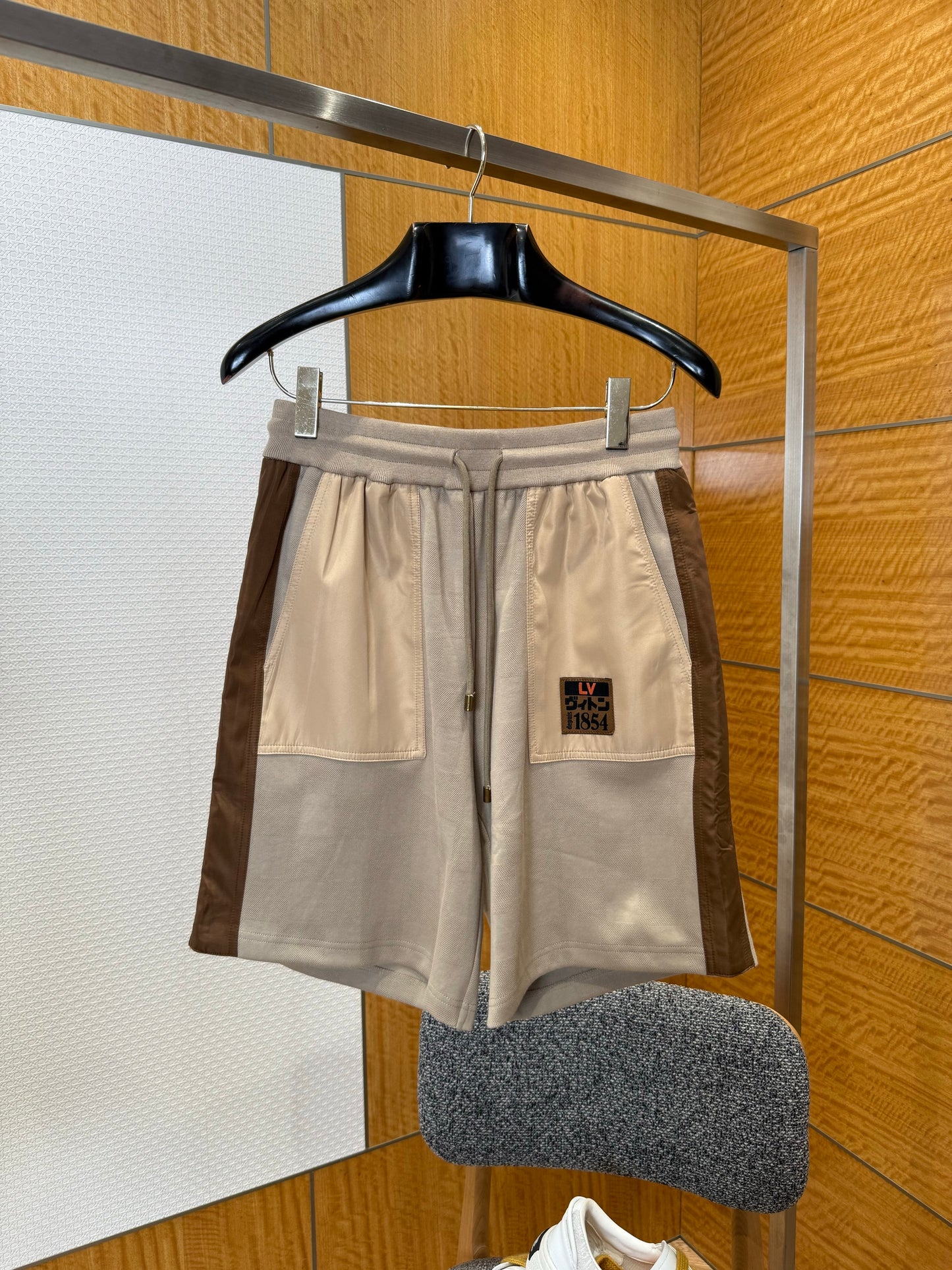 LOU SHORTS