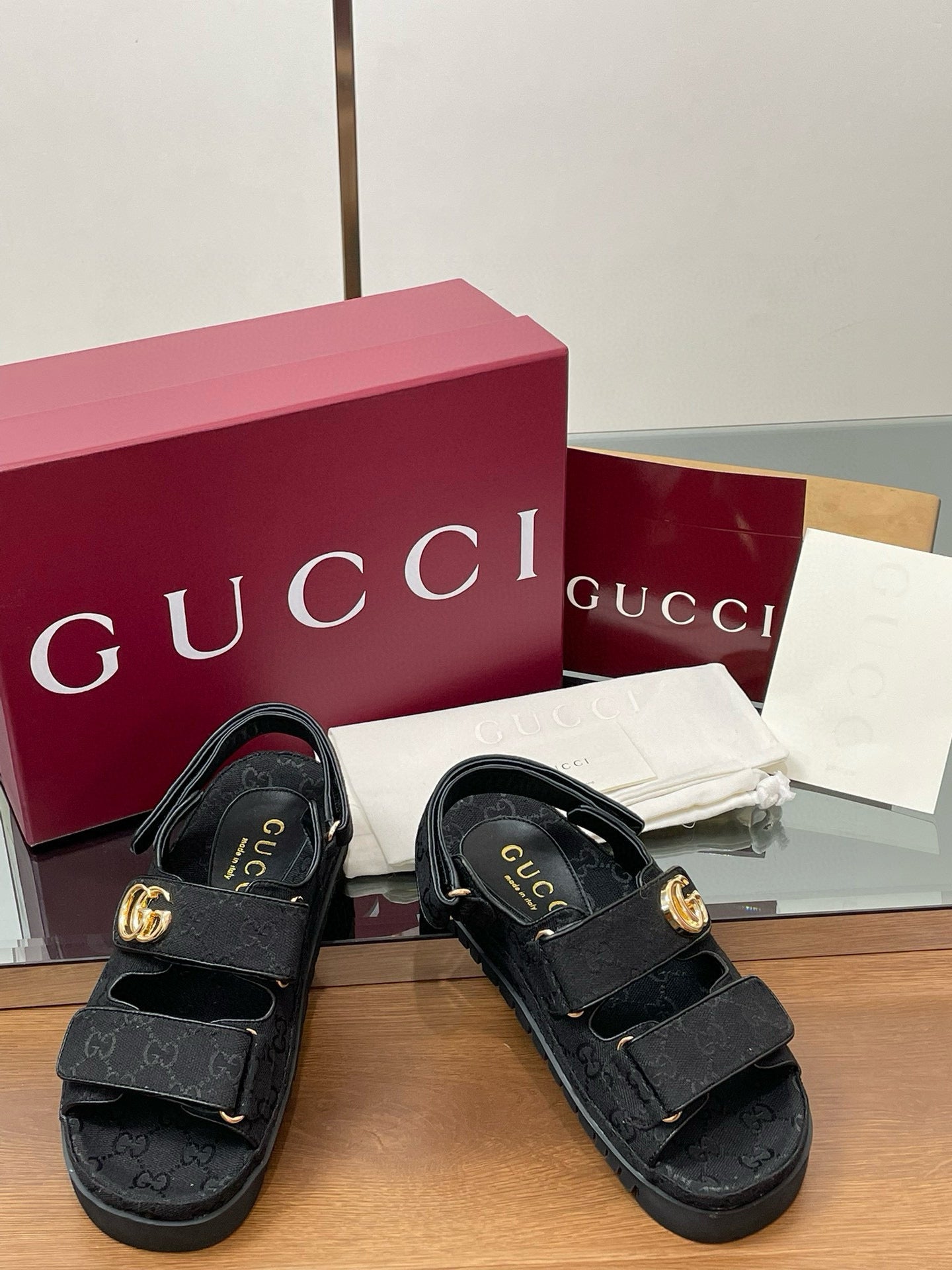 GG SANDALS