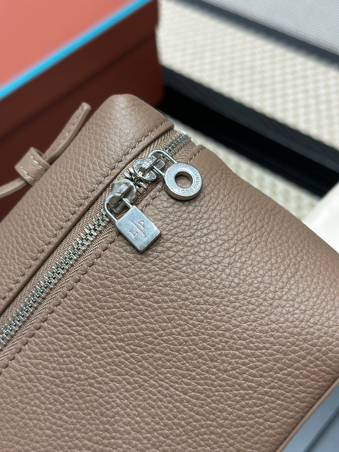 LORO P EXTRA POCKET L19 BAG