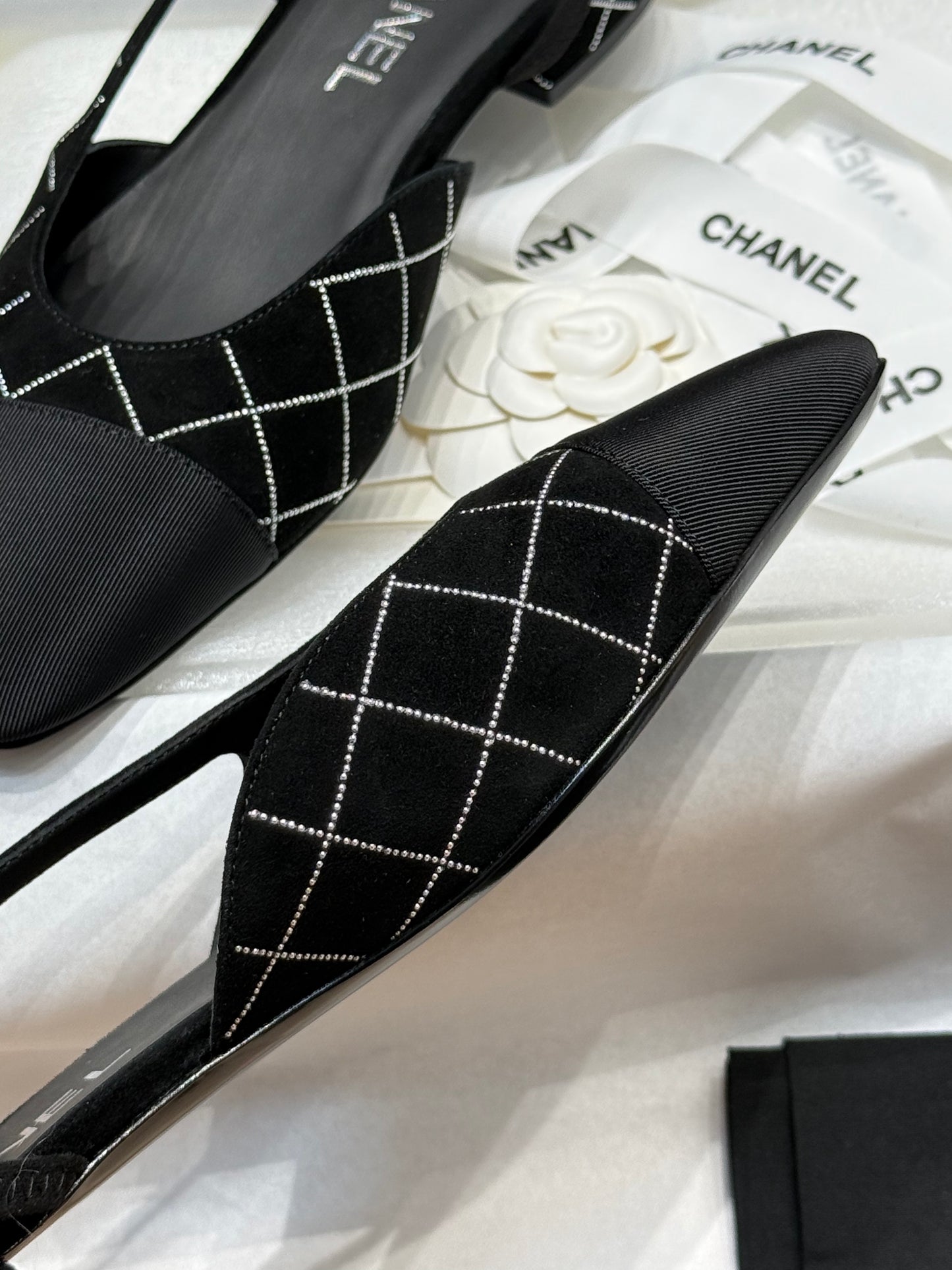 CC SLINGBACK PUMPS