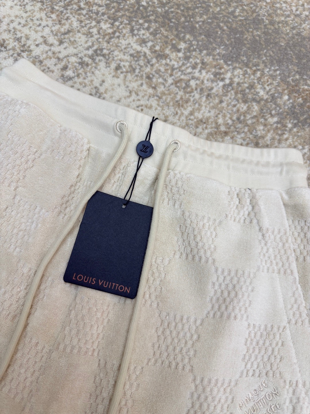 LOU SHORTS