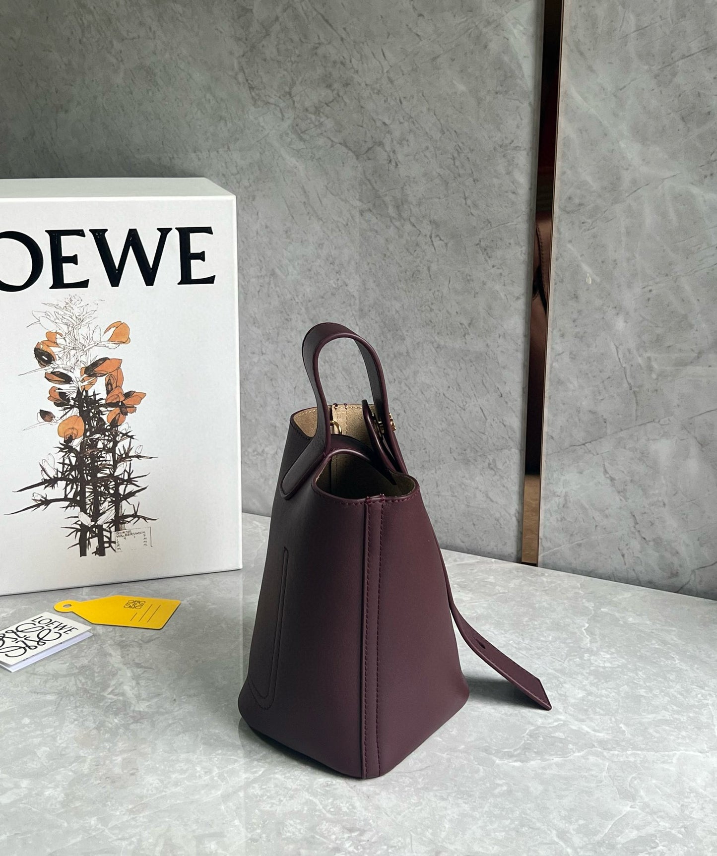 LOEW MINI PEBBLE BUCKET BAG