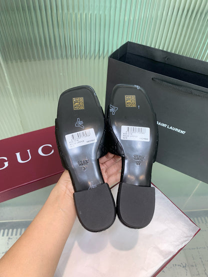 GG SANDALS