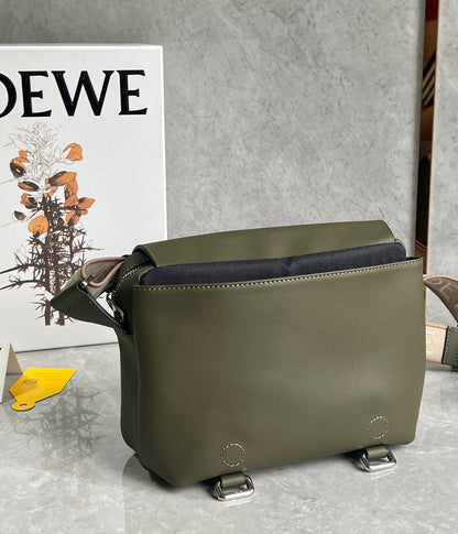 LOEW XS MILITARY MESSENGER BAG