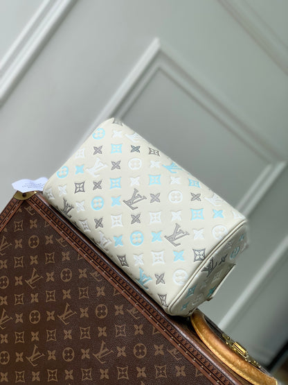 LOU DOPP KIT TOILETRY BAG