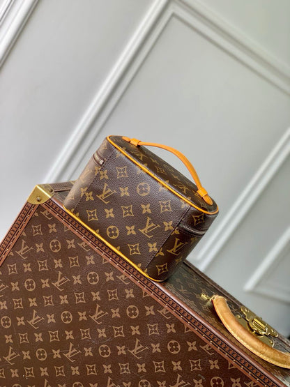 LOU NICE NANO BAG
