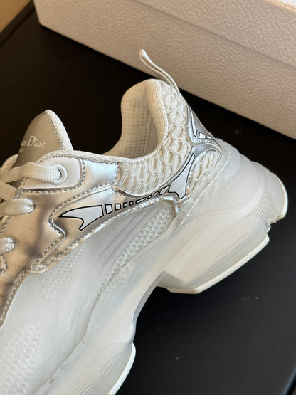 CD VIBE SNEAKERS
