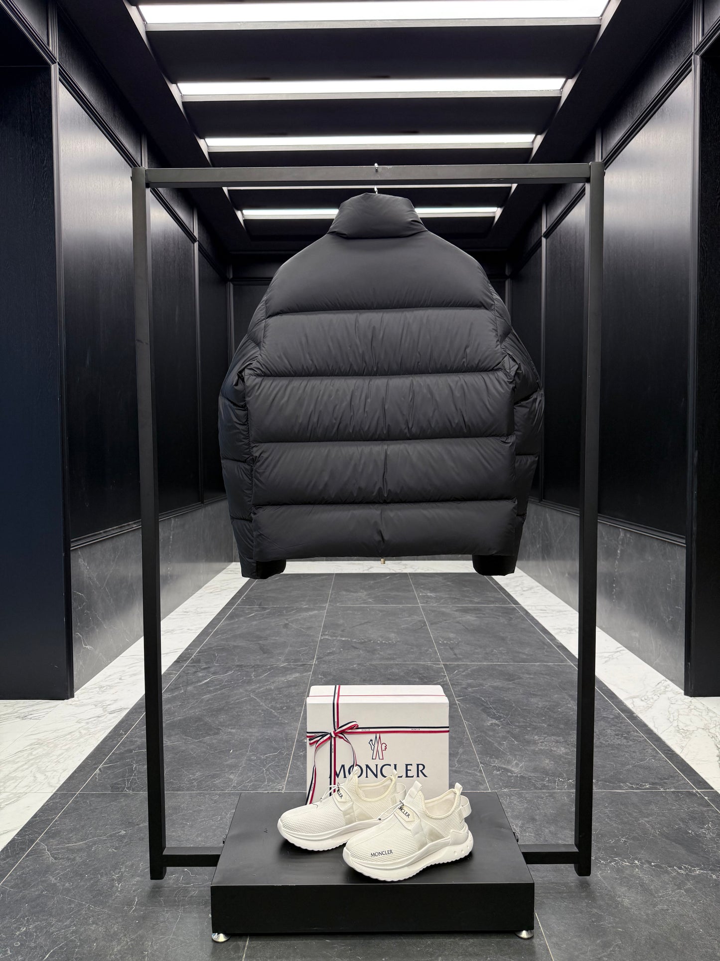 MONC TARN JACKET