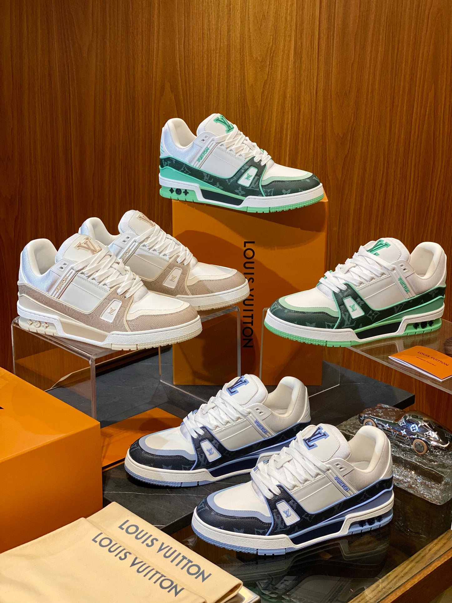 LOU TRAINERS