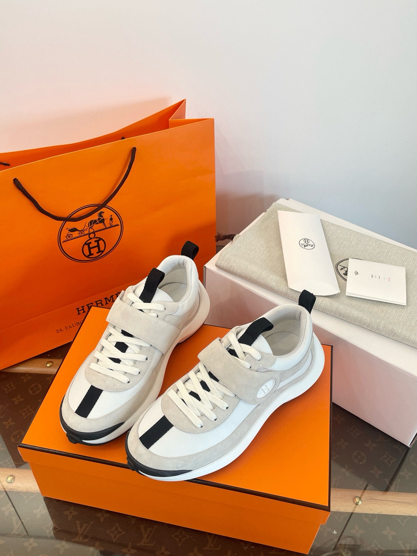 HERM LOOP SNEAKER