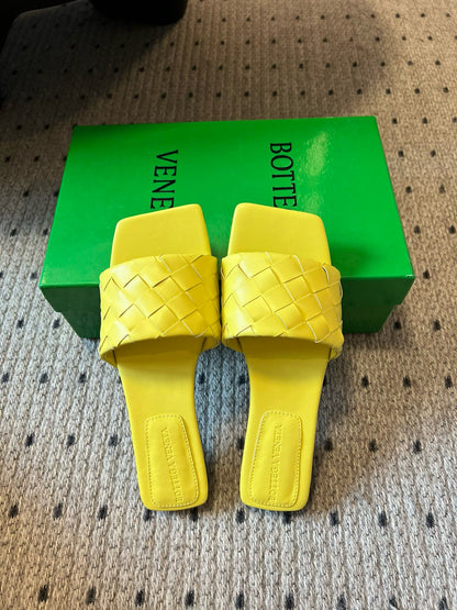 BOTT V SANDALS
