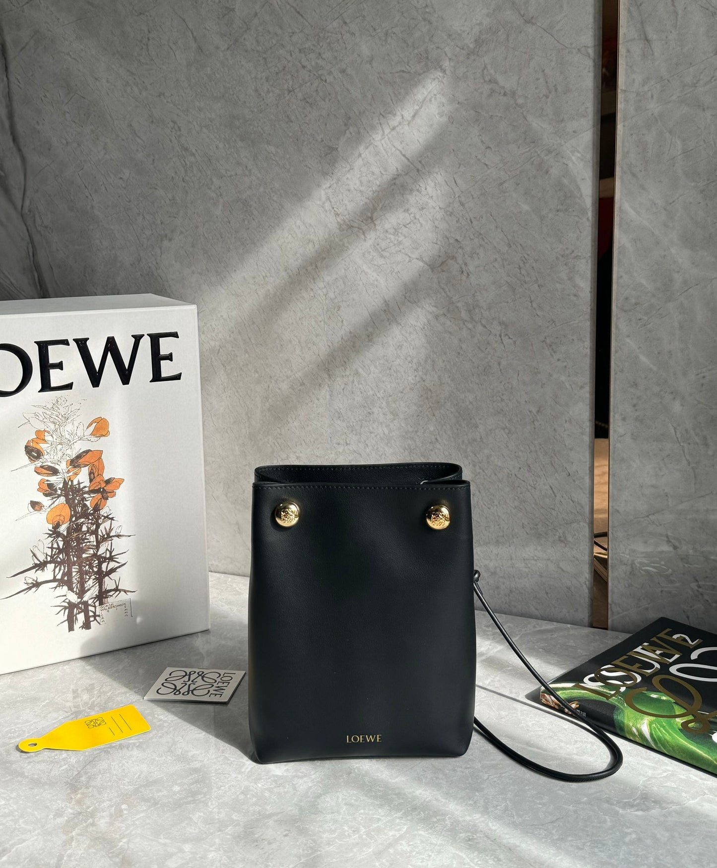 LOEW PEBBLE POUCH