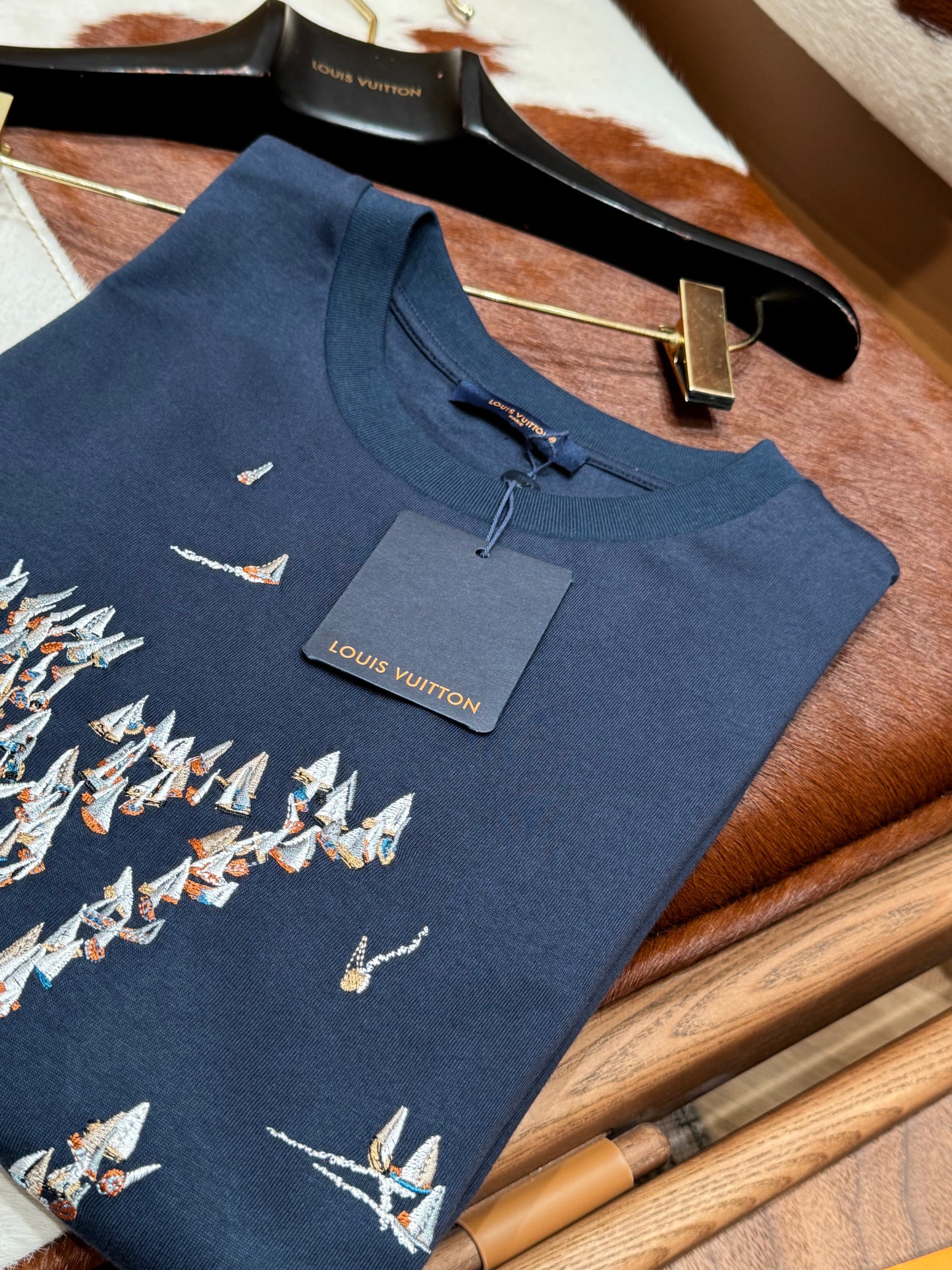 LOU T-SHIRT