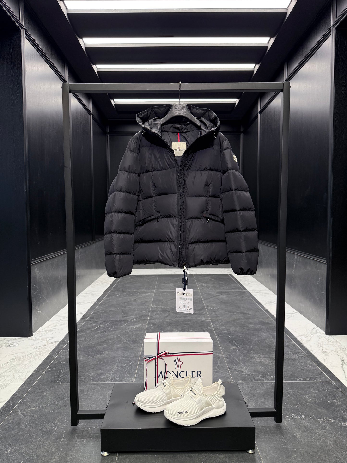 MONC AVOCE JACKET