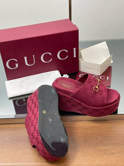 GG WEDGE SANDALS