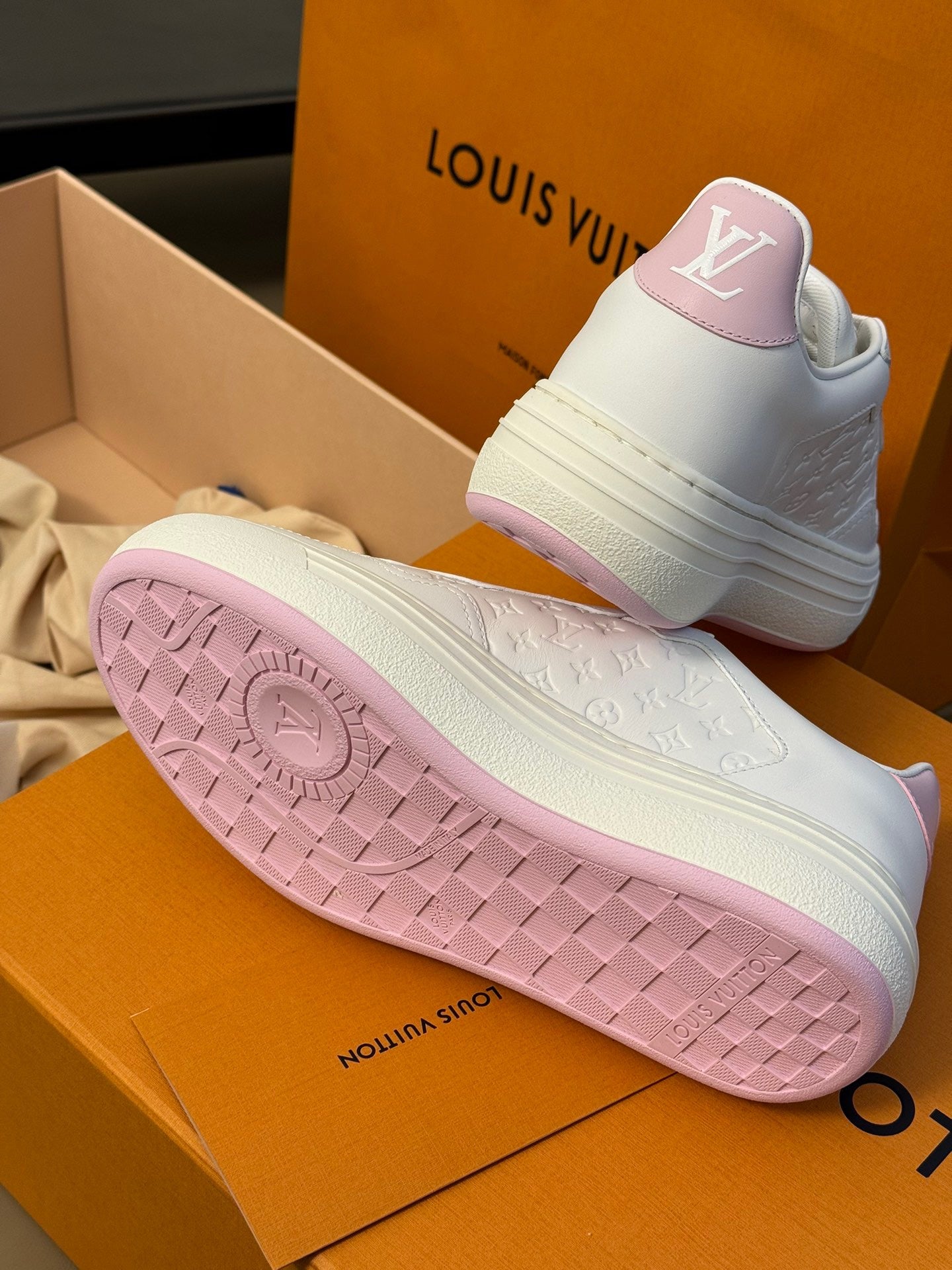LOU TRAINERS