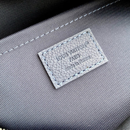 LOU BOARDING MESSENGER BAG