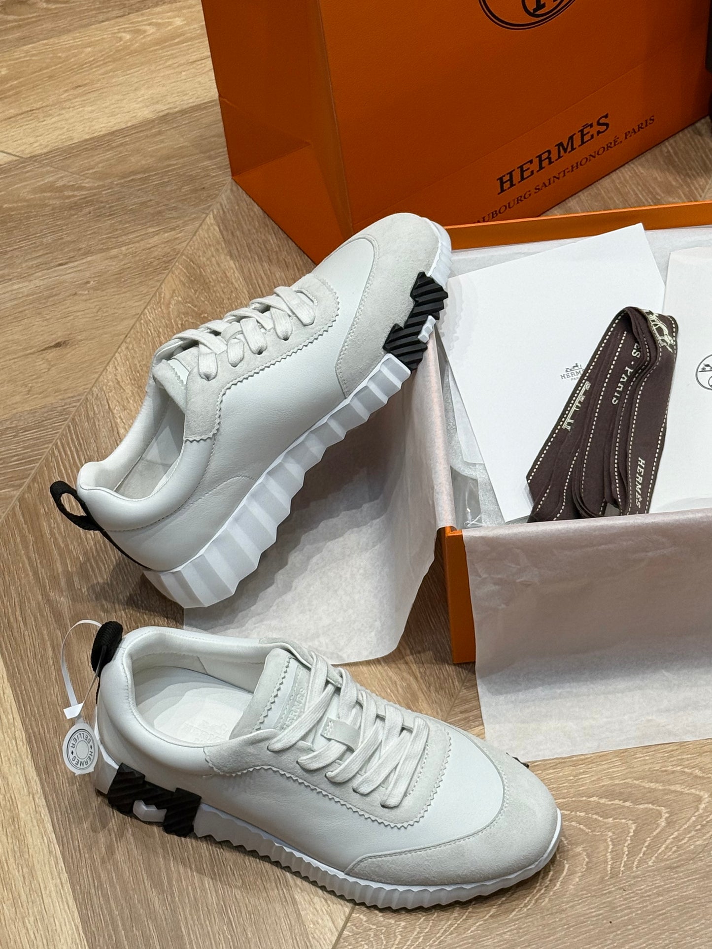 HERM BOUNCING SNEAKER
