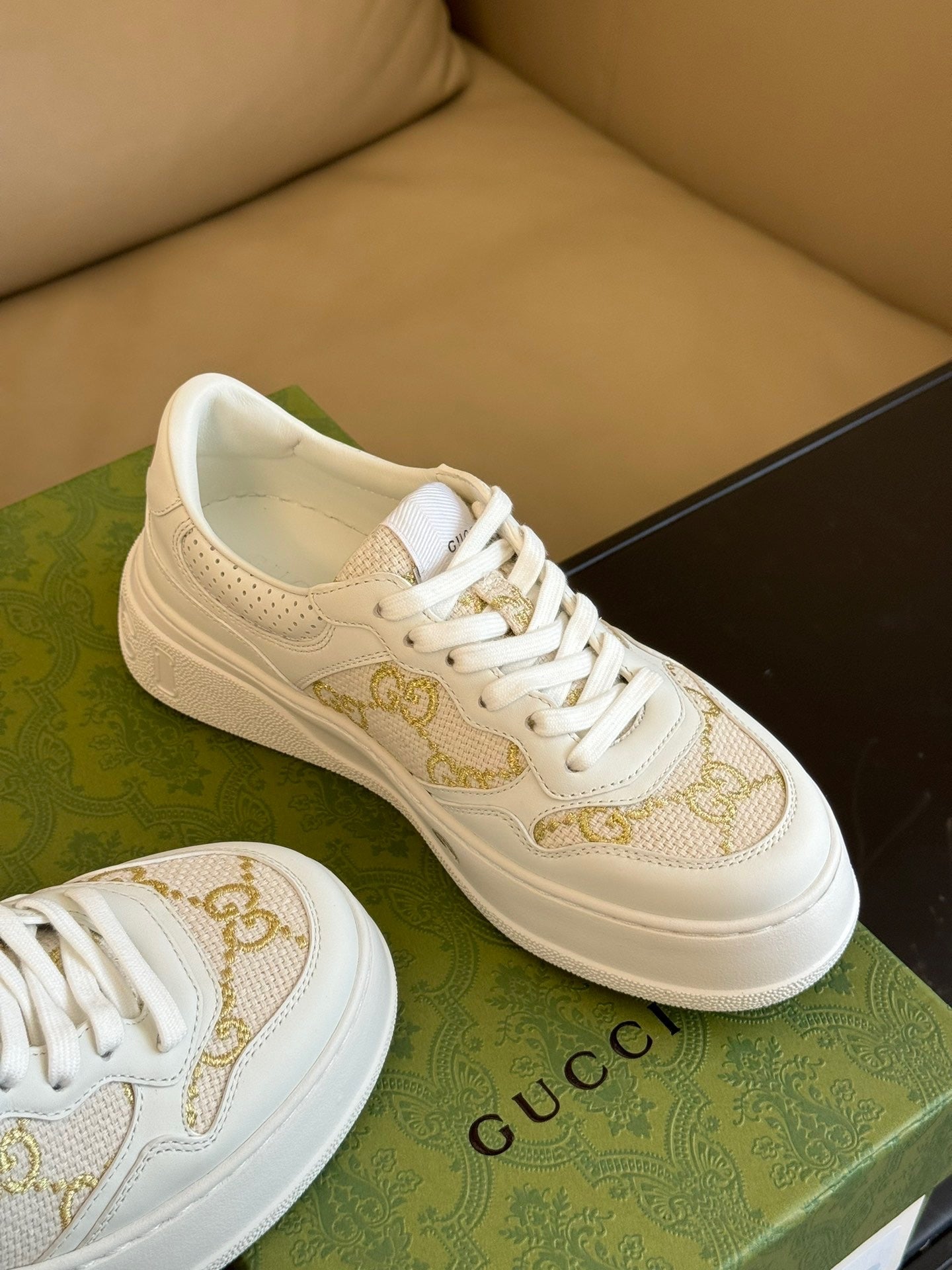 GG EMBOSSED SNEAKER