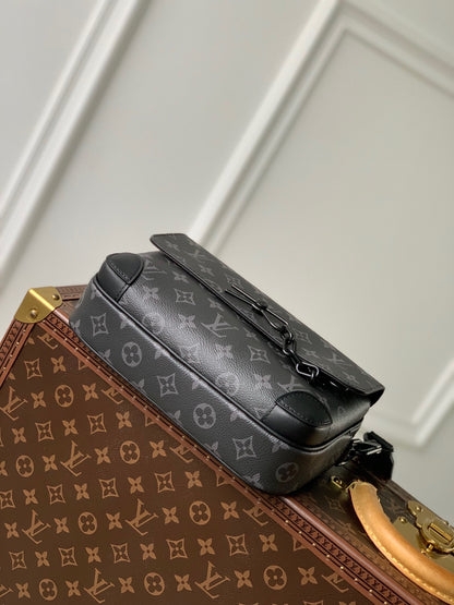 LOU STEAMER MESSENGER BAG
