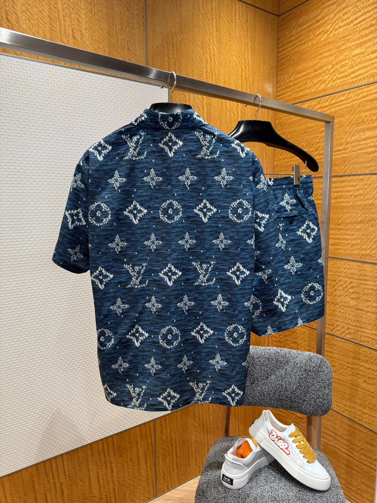 LOU SHIRT