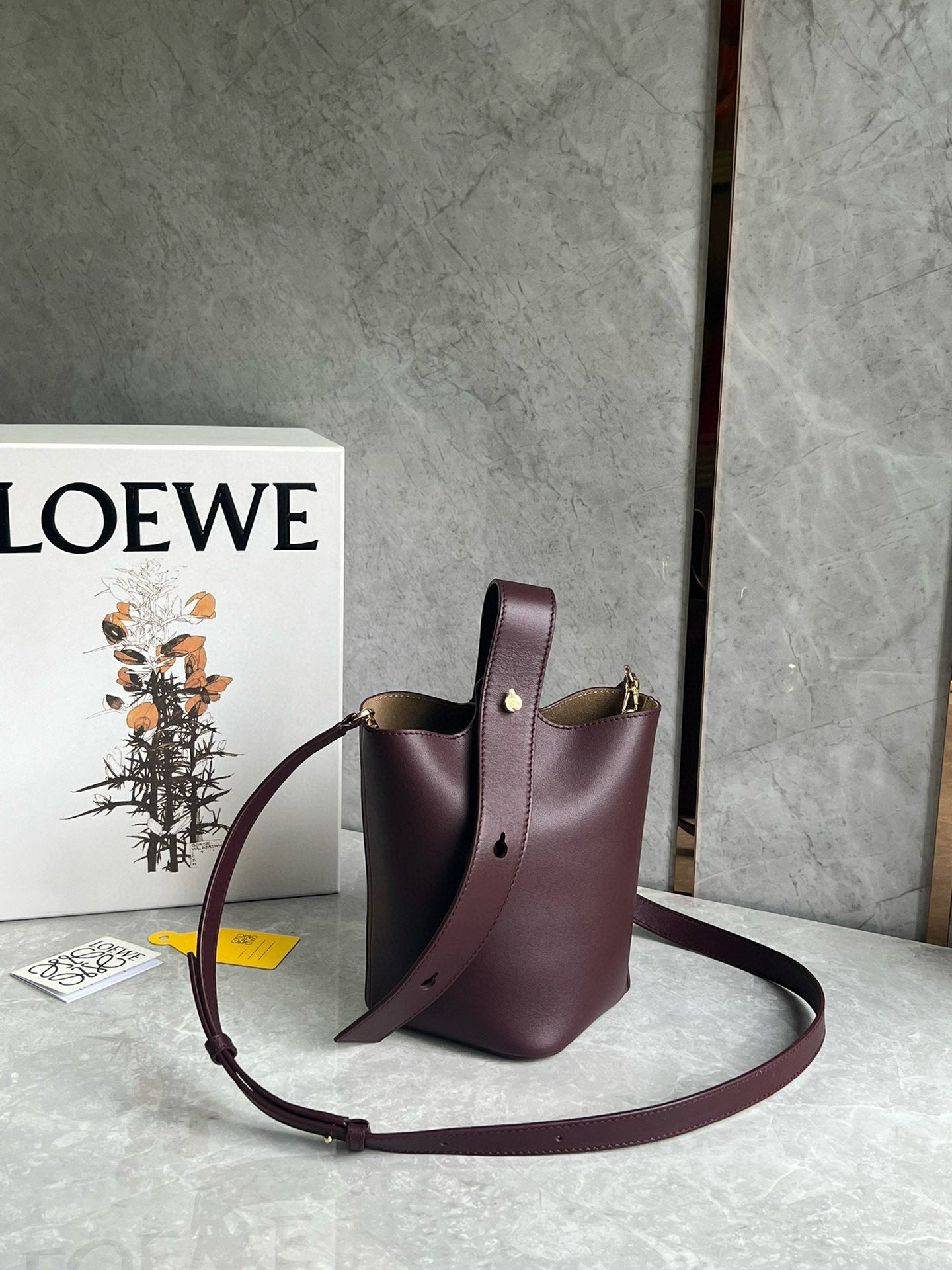 LOEW MINI PEBBLE BUCKET BAG