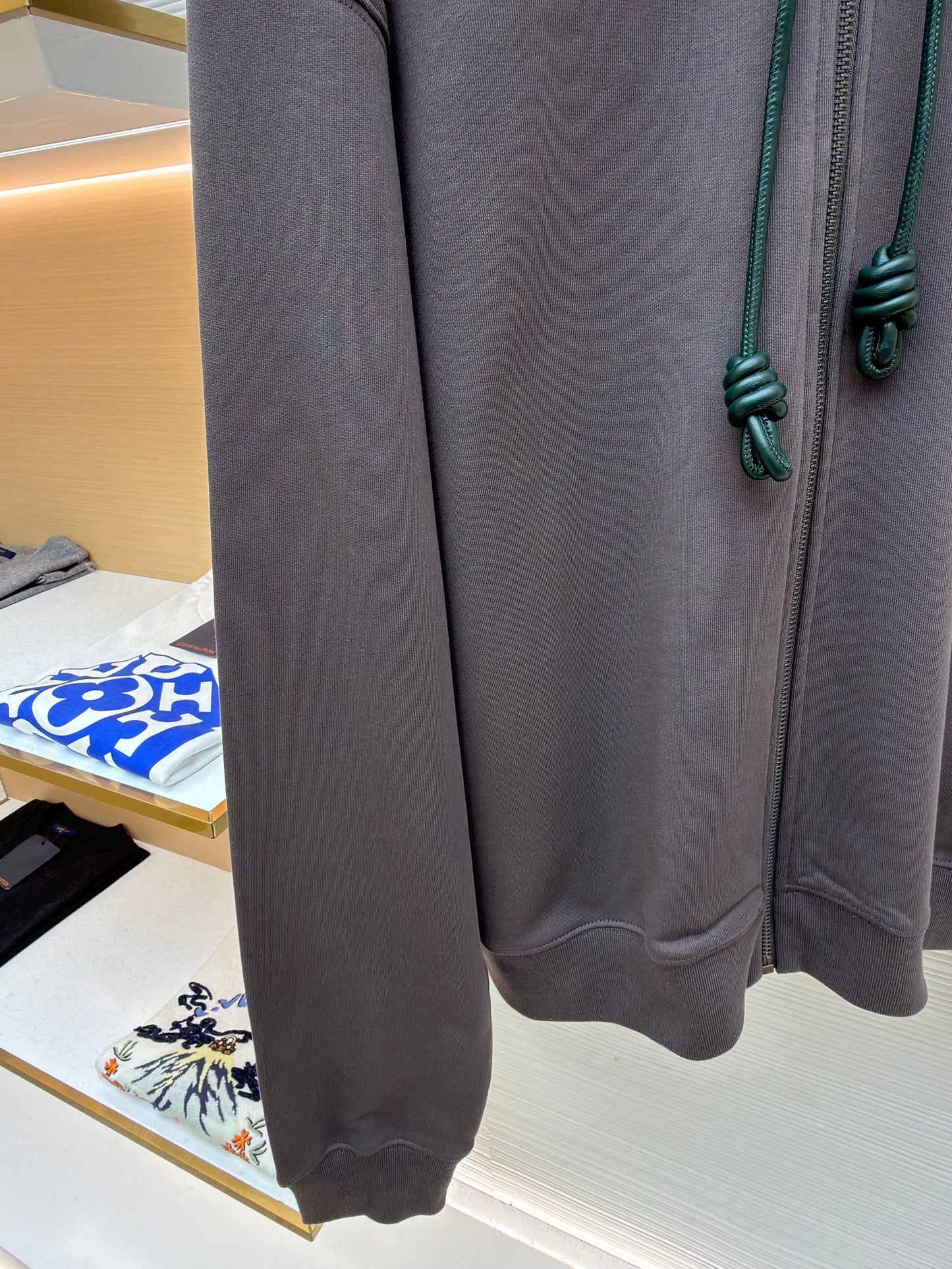 LOEW ZIP HOODIE