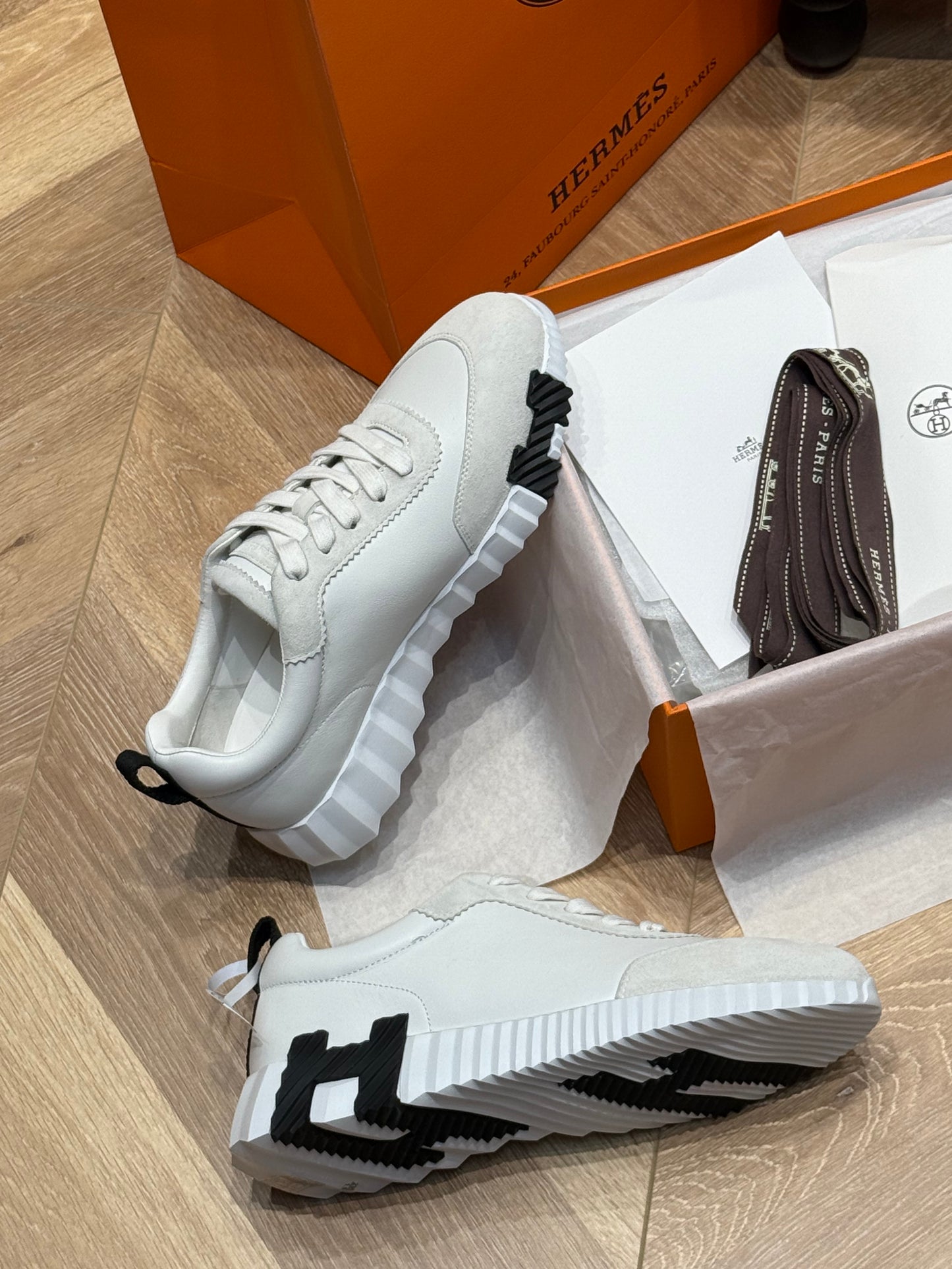 HERM BOUNCING SNEAKER