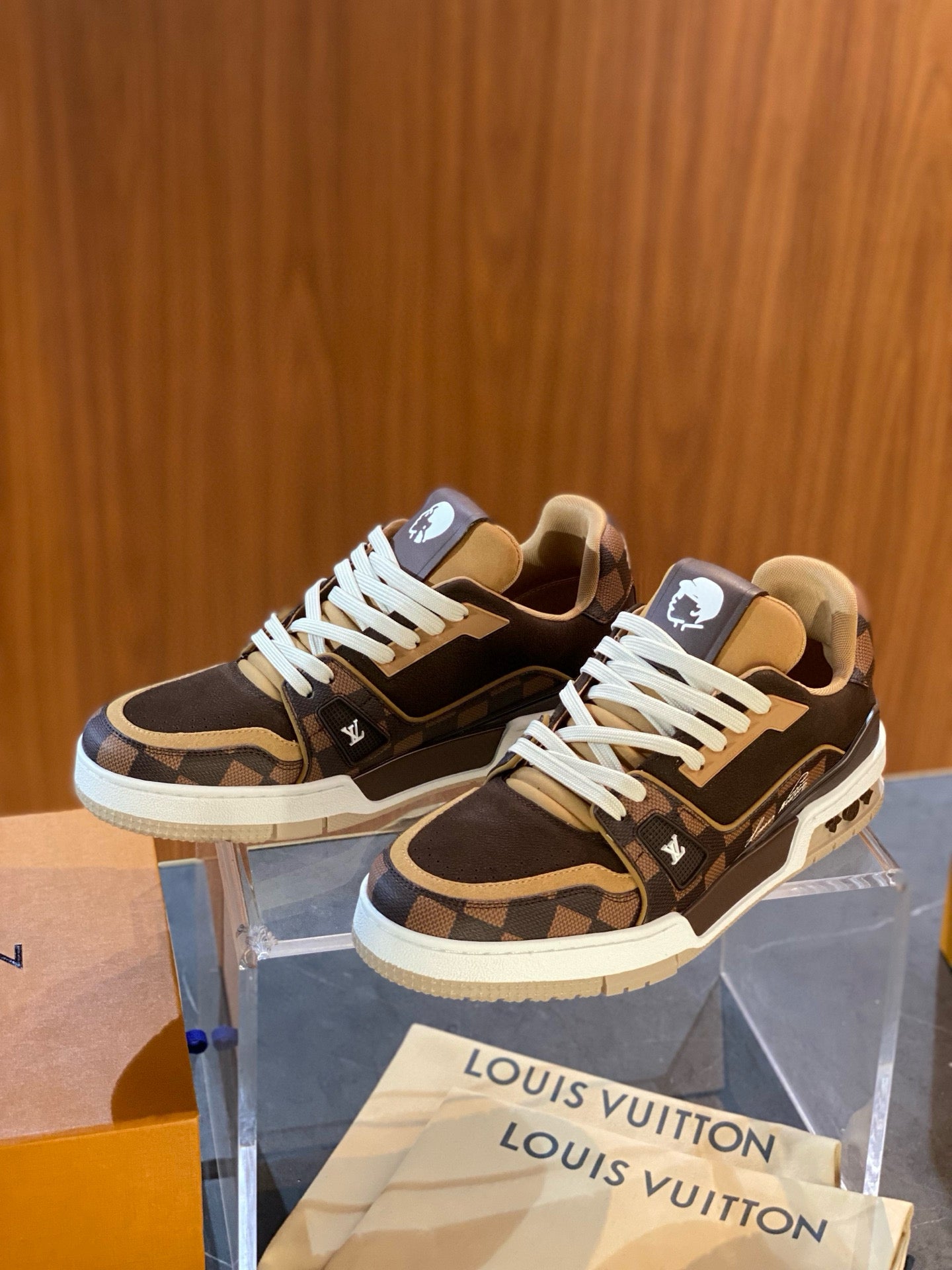 LOU TRAINERS