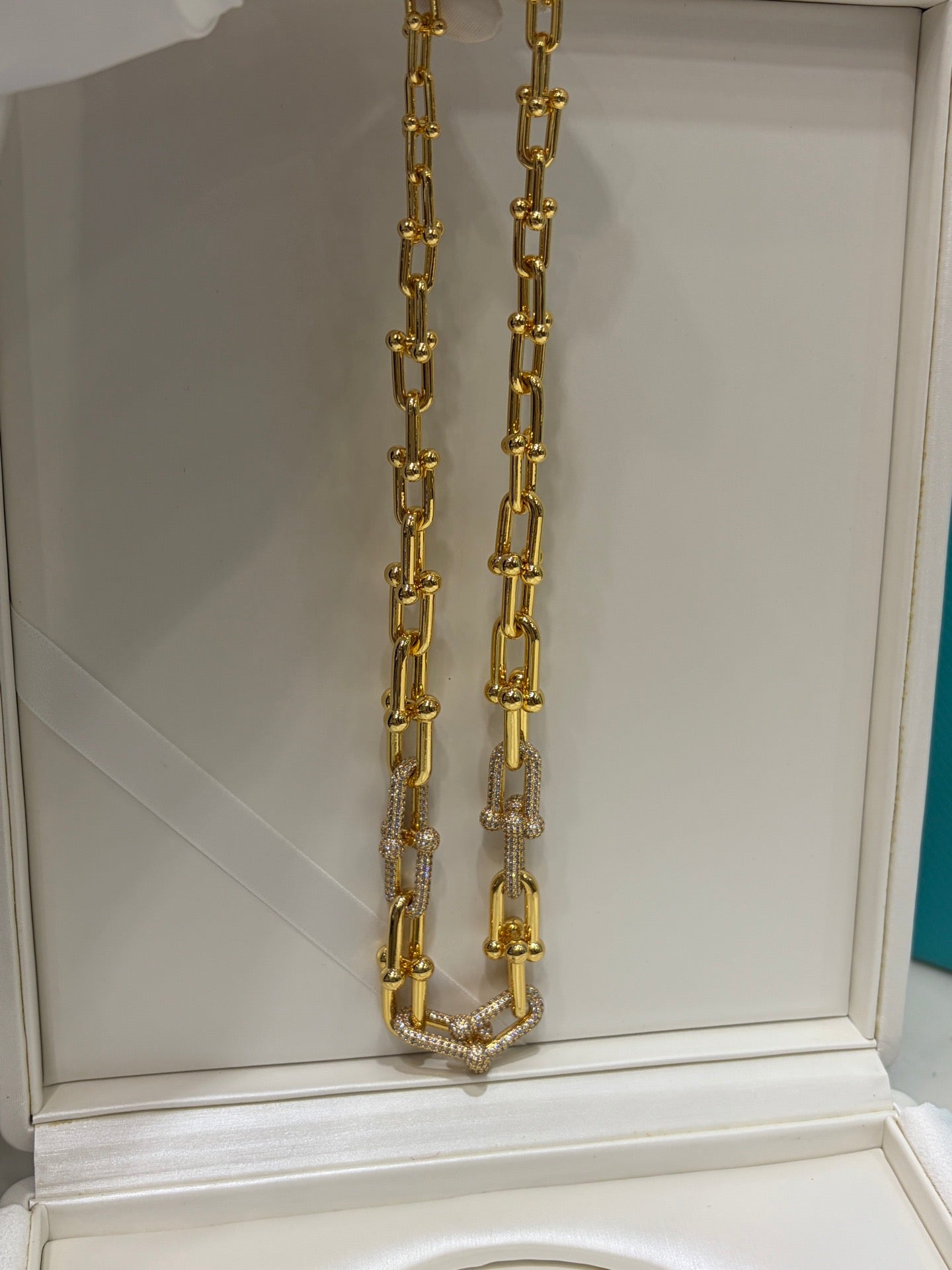 TIFF NECKLACE