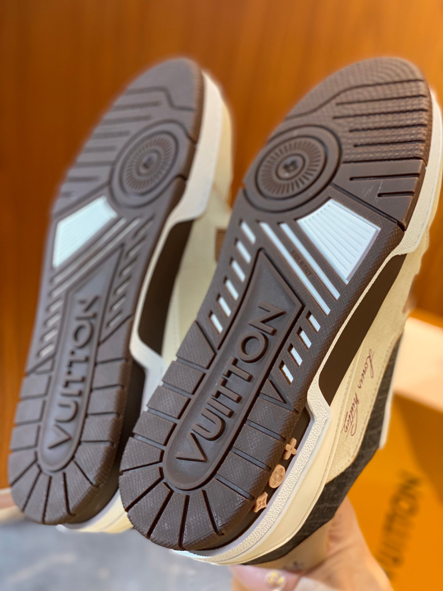 LOU TRAINERS
