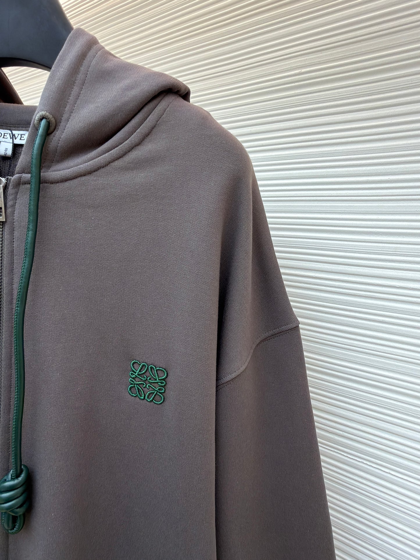 LOEW ZIP HOODIE