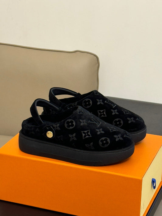 LOU ASPEN CLOGS