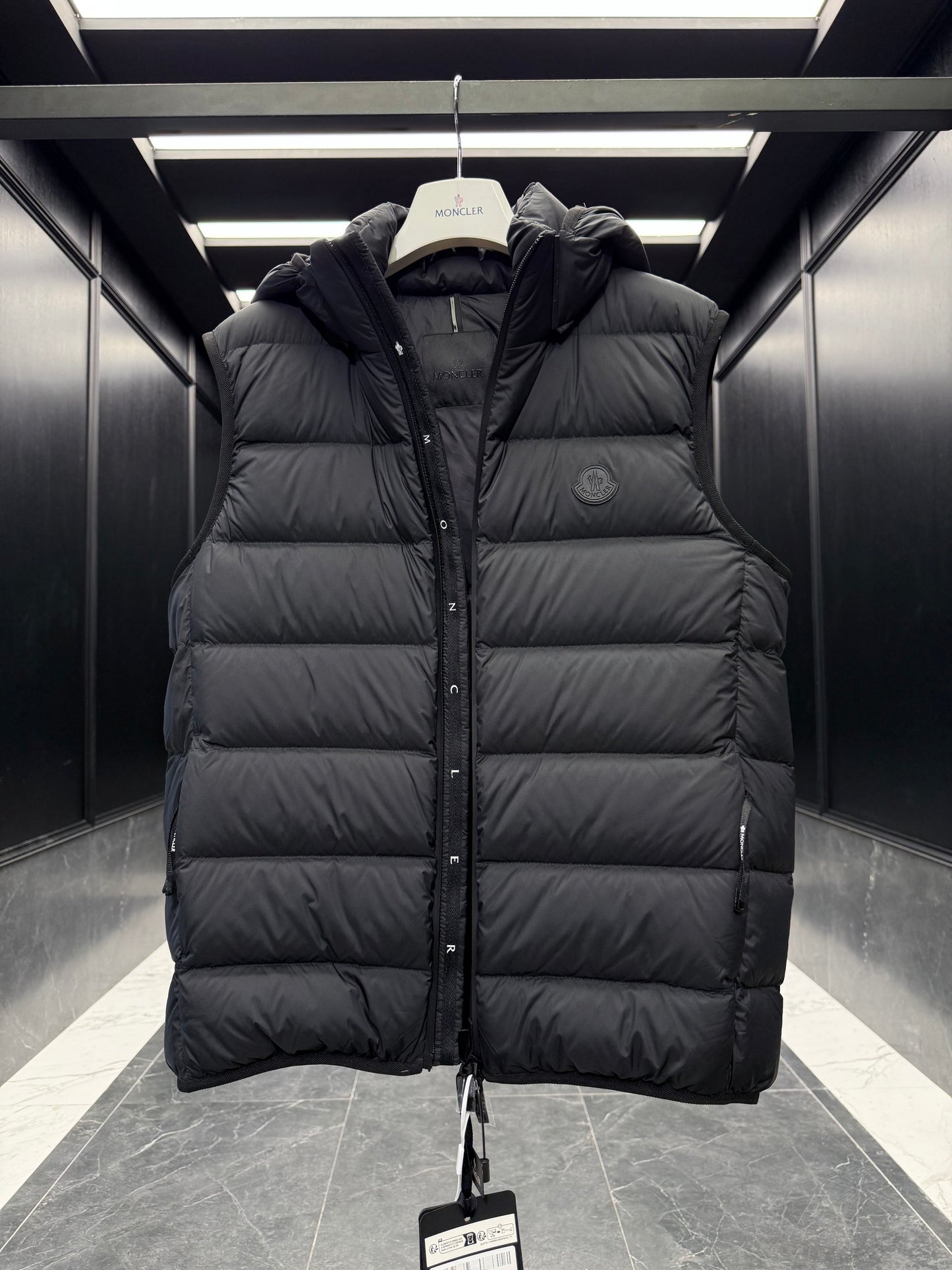 MONC VALMASQUE VEST