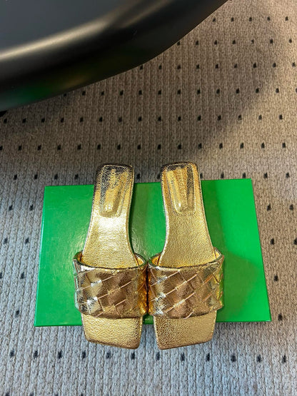 BOTT V SANDALS