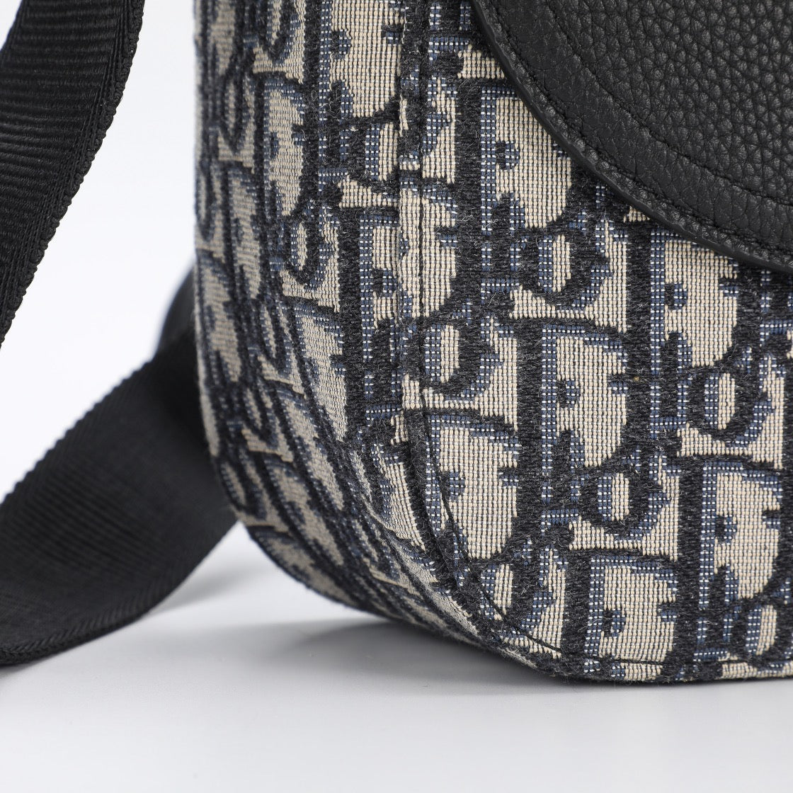 CD SADDLE MESSENGER BAG