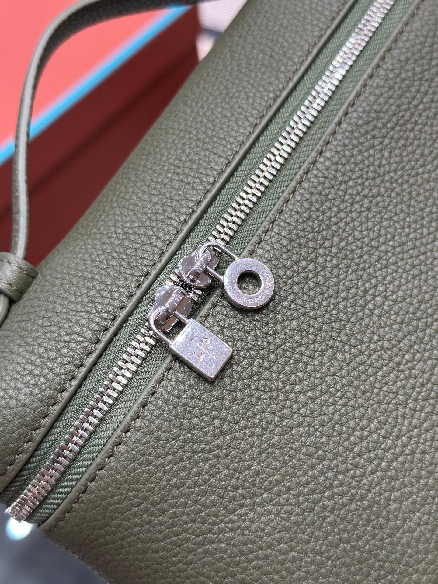 LORO P EXTRA POCKET L19 BAG