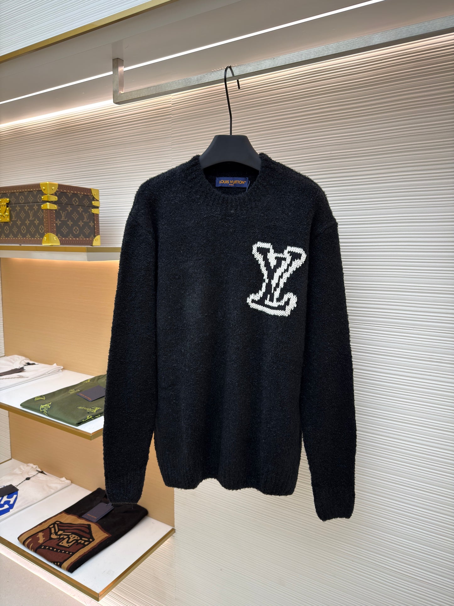 LOU JUMPER